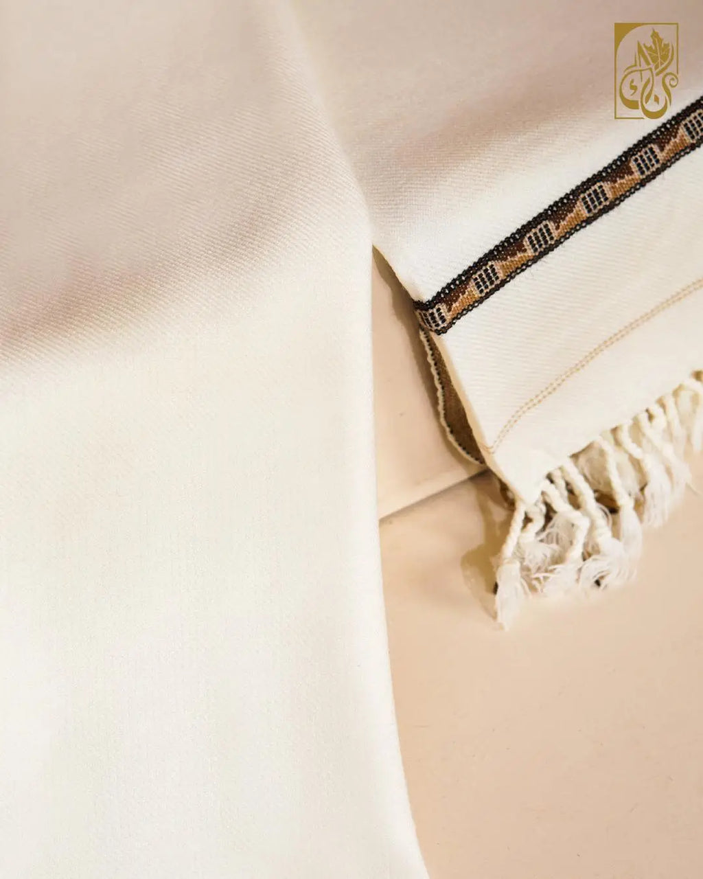 Pristine Ivory Peshawari Style Shawl