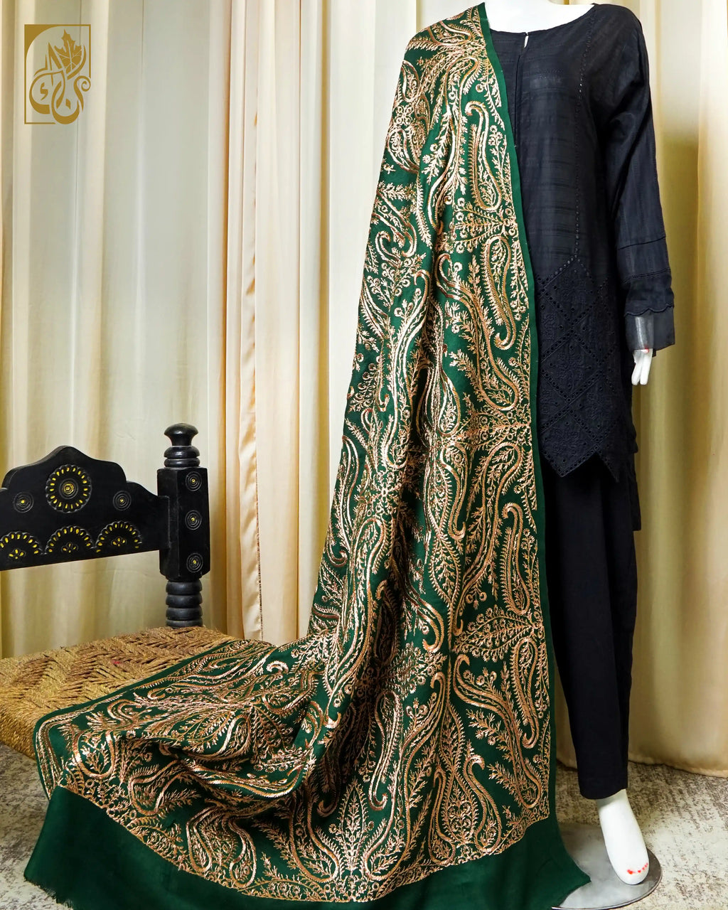 Rauṇaq-e-Zumurrud Splendor of Emerald & Copper Vine Density