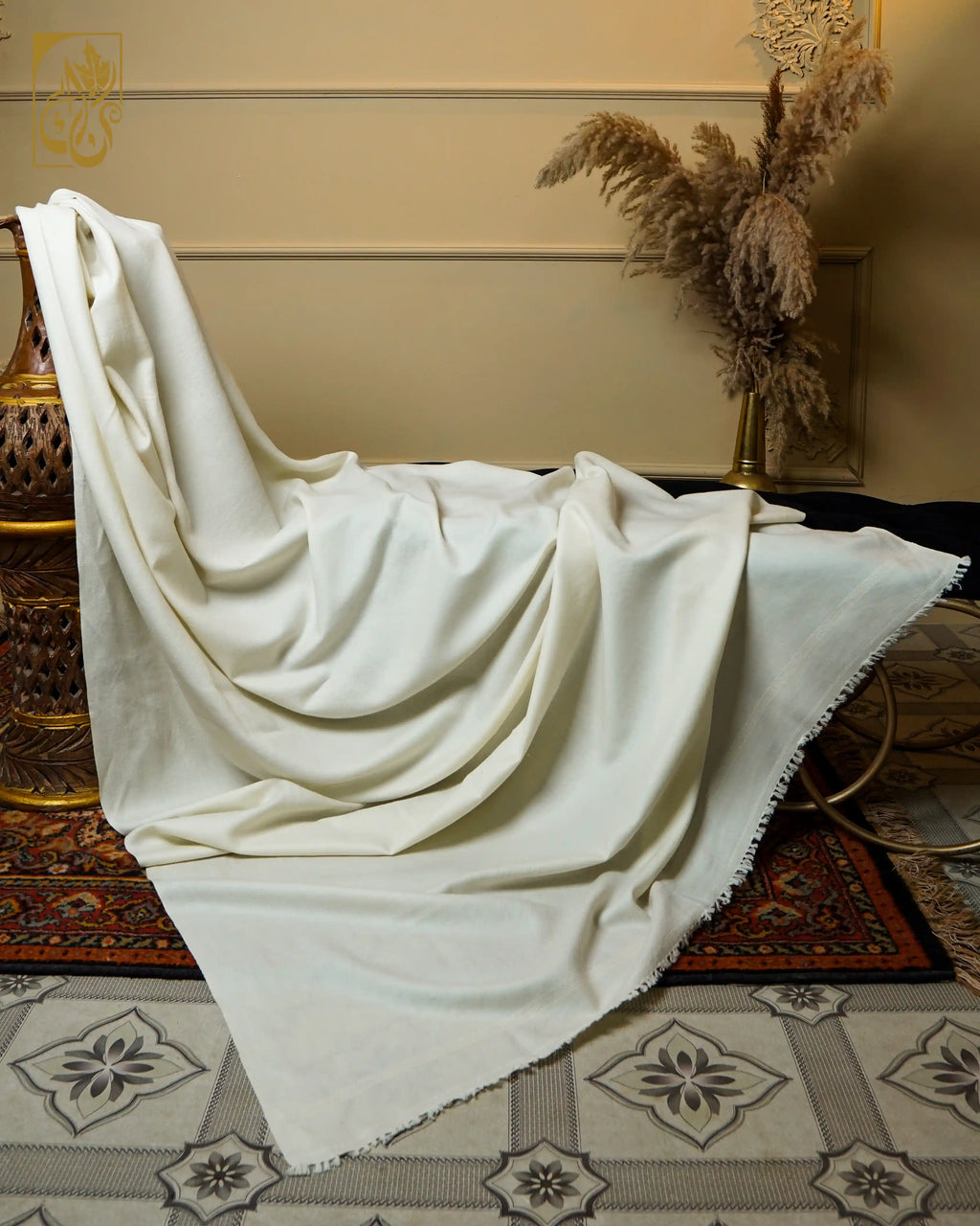 Ivory Whisper Pure Wool Shawl - Elegance and Untouched Purity