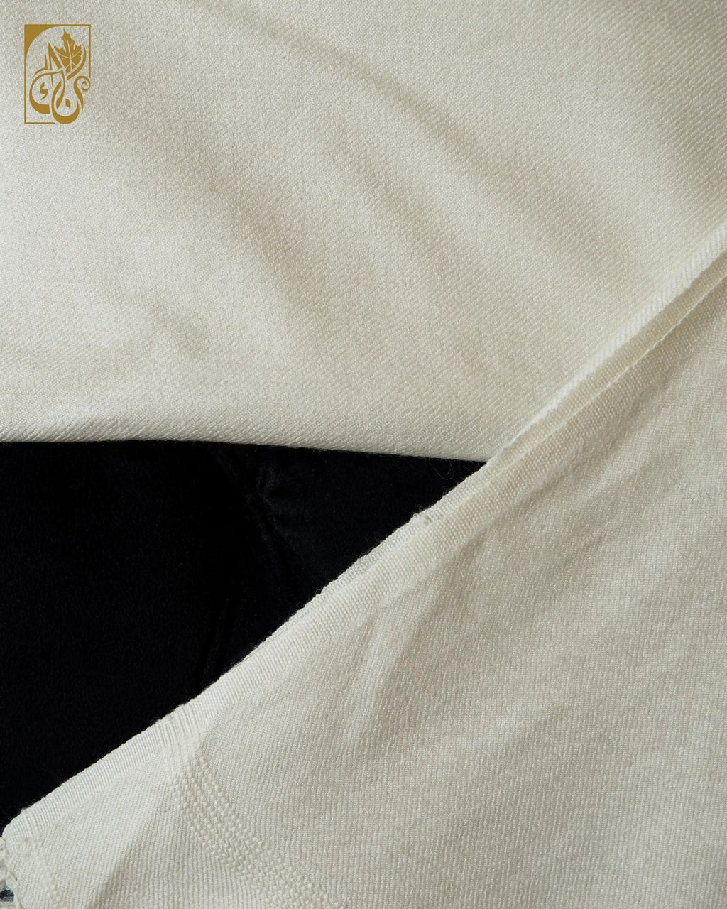 Ivory Whisper Pure Wool Shawl - Elegance and Untouched Purity